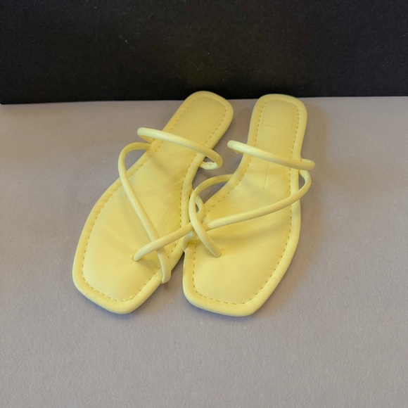 Dolce Vita Slide Sandals NWOT size 6.5 in beautiful Yellow Stella - Picture 4 of 8